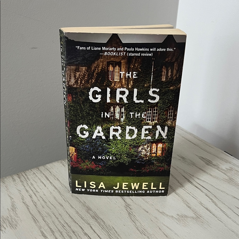 The Girls in the Garden by Lisa Jewell